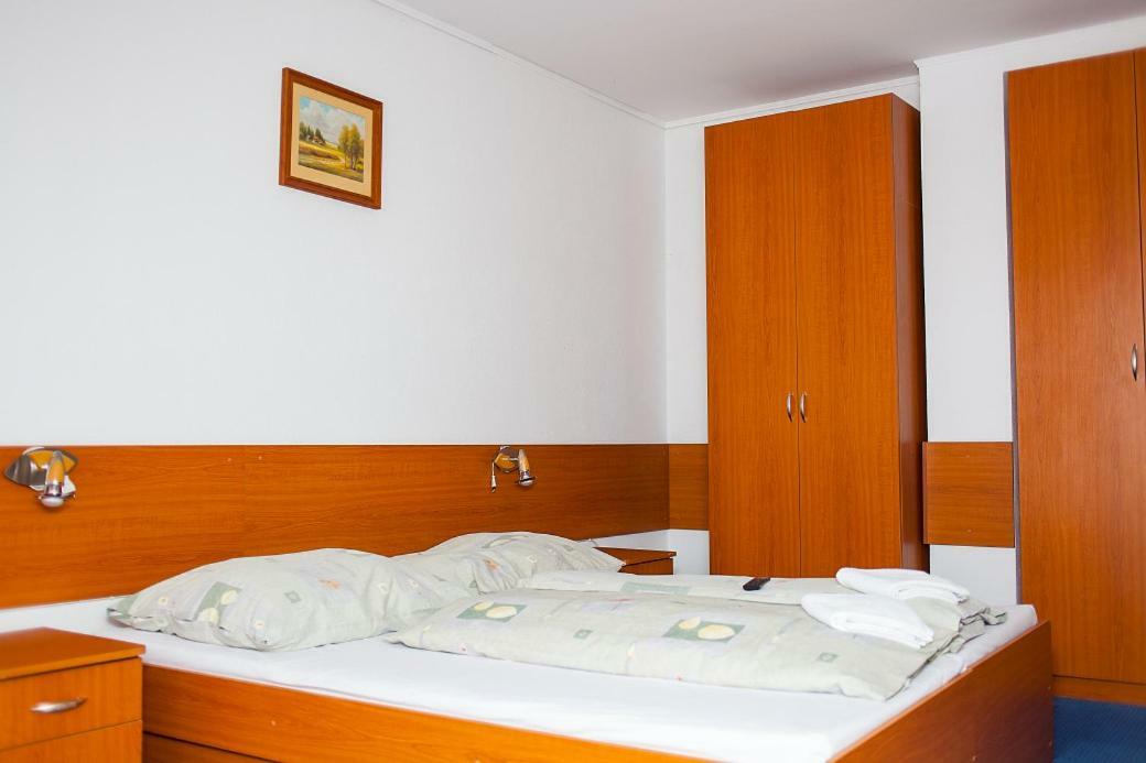Penzion Centrum Oravsky Biely Potok Buitenkant foto